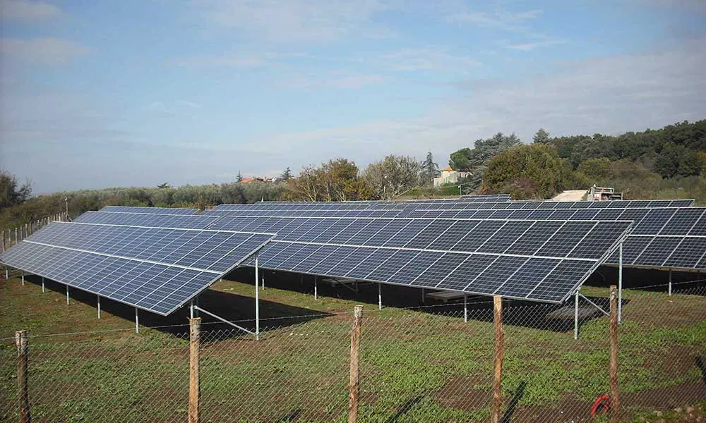 AEM realizza impianti fotovoltaici a terra.