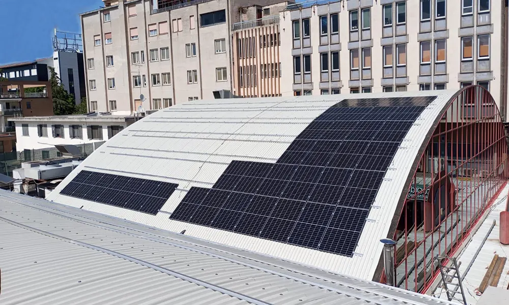 Installazione pannelli solari fotovoltaico eseguito da AEM Impianti srl.